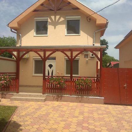 Holiday Home Rose Гайдусобосло Екстер'єр фото